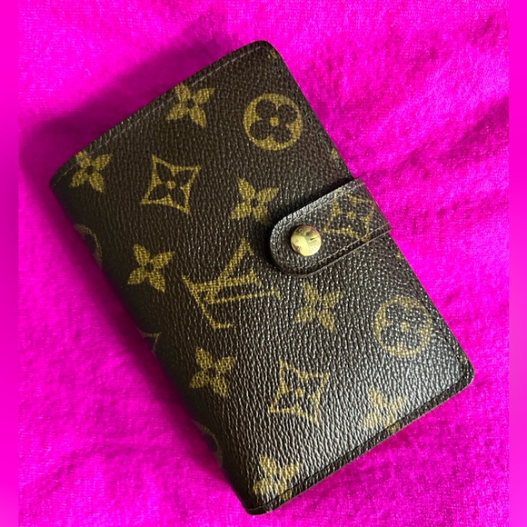 Louis Vuitton Accessories - 🚨 Vintage Louis Vuitton KISSLOCK Wallet (EUC)